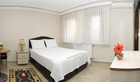 Dom Hotel 3*