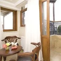 Dom Hotel 3*
